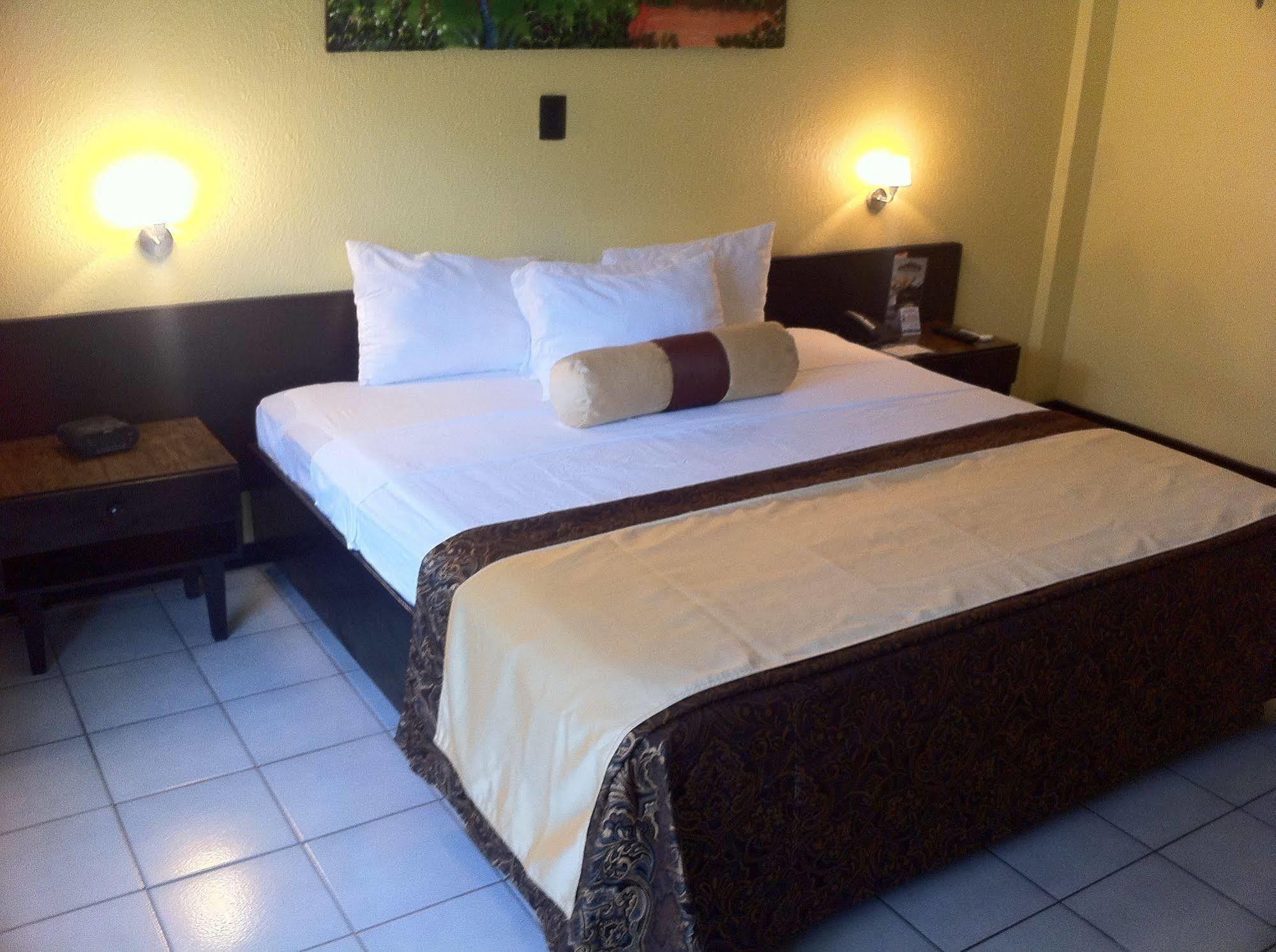 Best Western El Sitio Hotel & Casino Liberia Ngoại thất bức ảnh